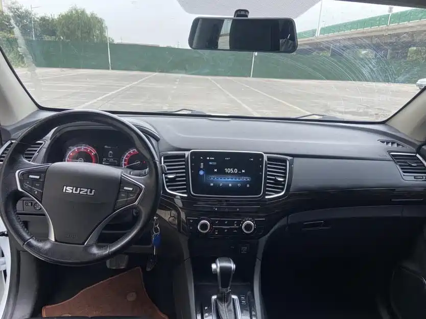 Isuzu Lingtuo 2022 2020 2.5T 2WD Automatic Flagship Edition China VI Extended Version JE4D25Q6A