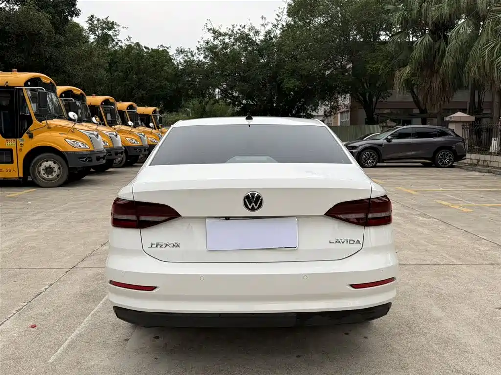Volkswagen Lavida 2021 1.5L Automatic Trend Edition фото 8