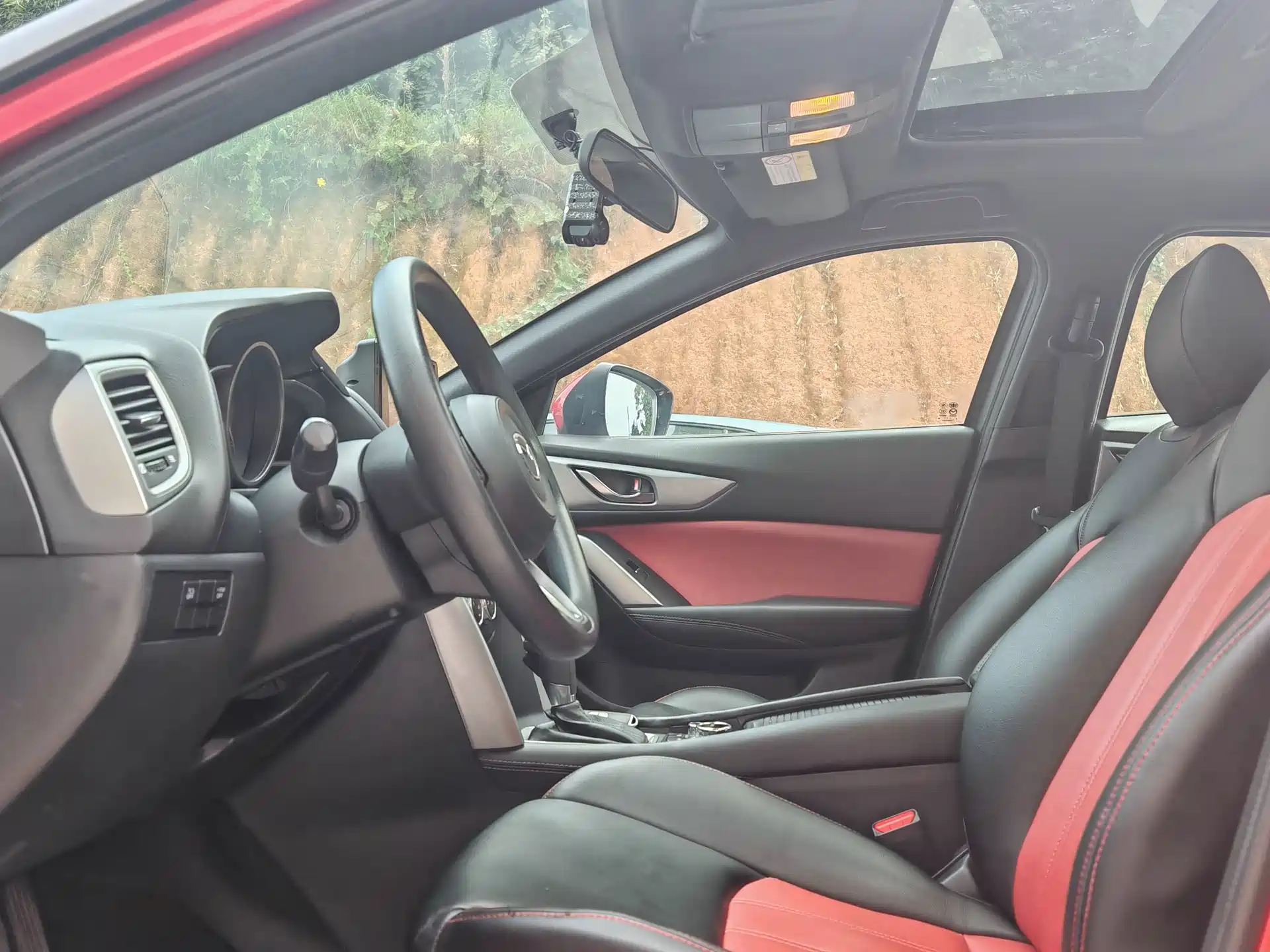 Photo 4 - Mazda CX-4
