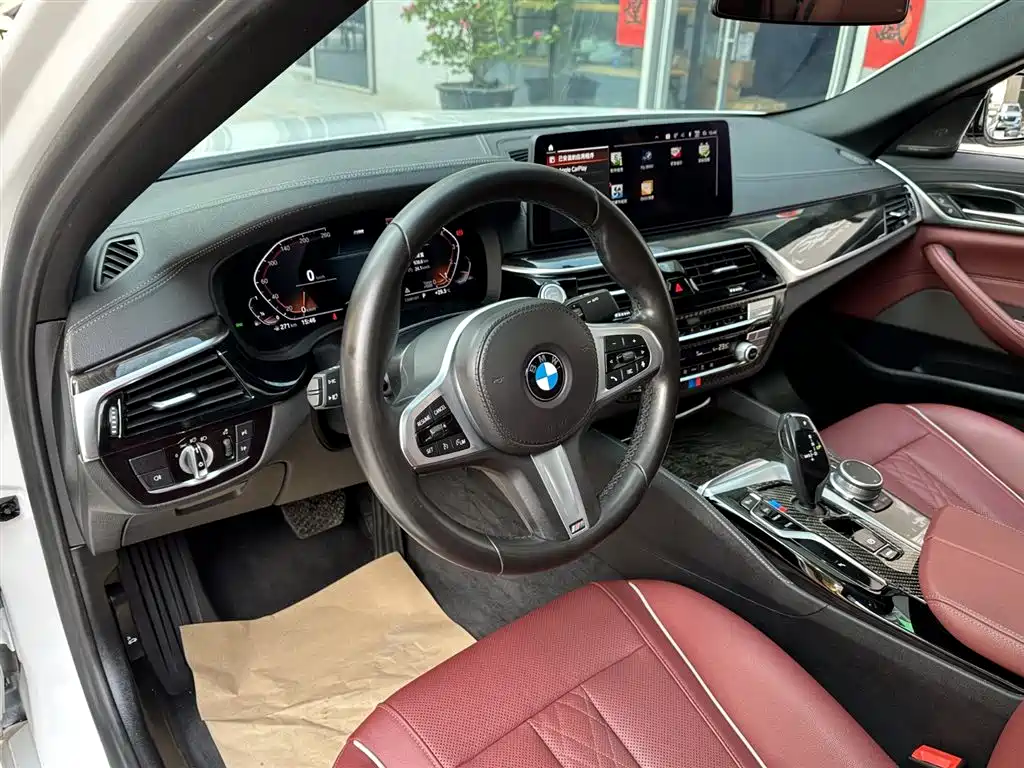 BMW 5 Series 2021 525Li M Sport Package фото 10