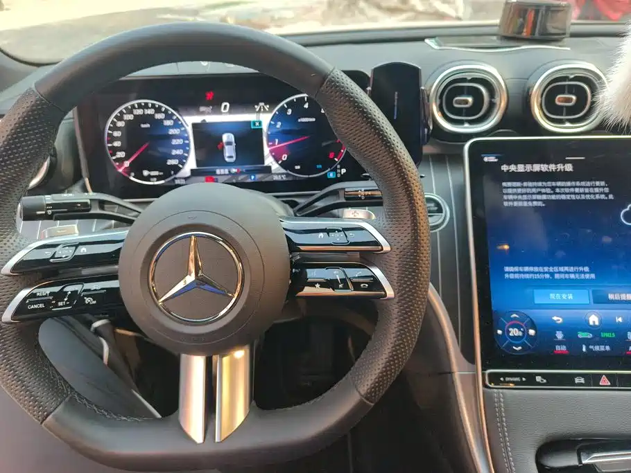 Фото 11 - Mercedes-Benz C-Class