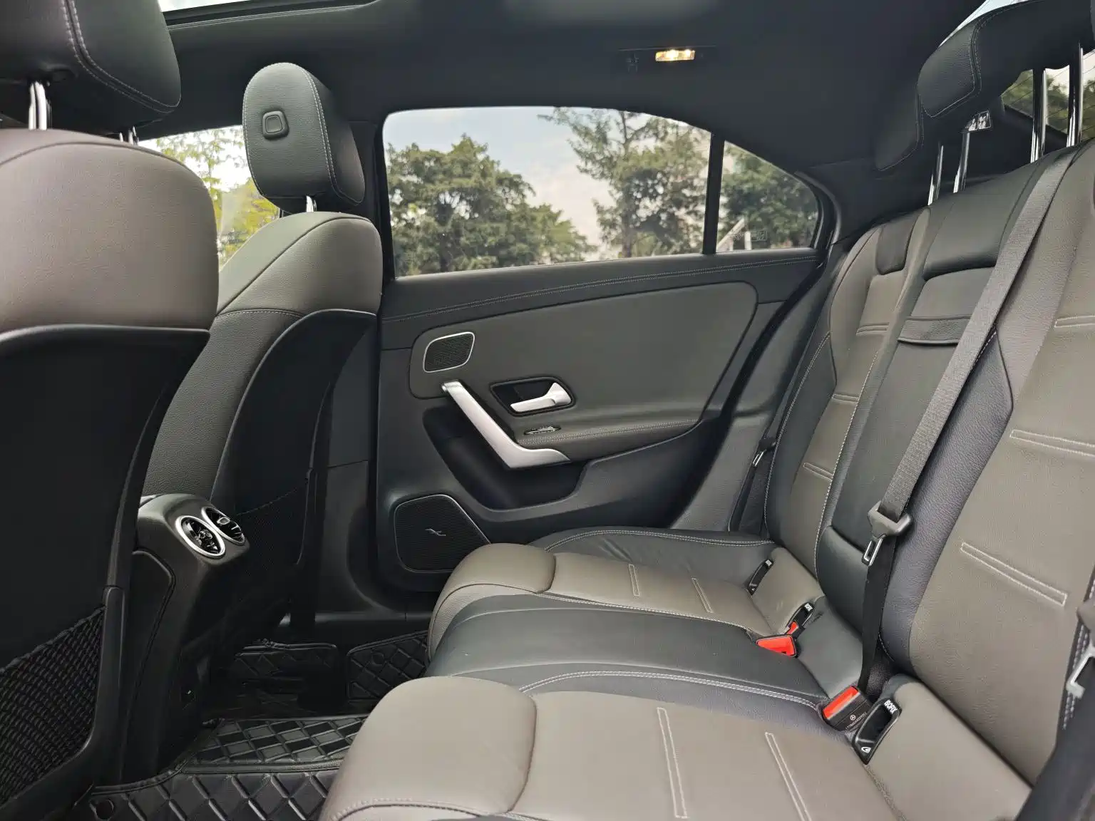 Фото 6 - Mercedes-Benz A-Class AMG
