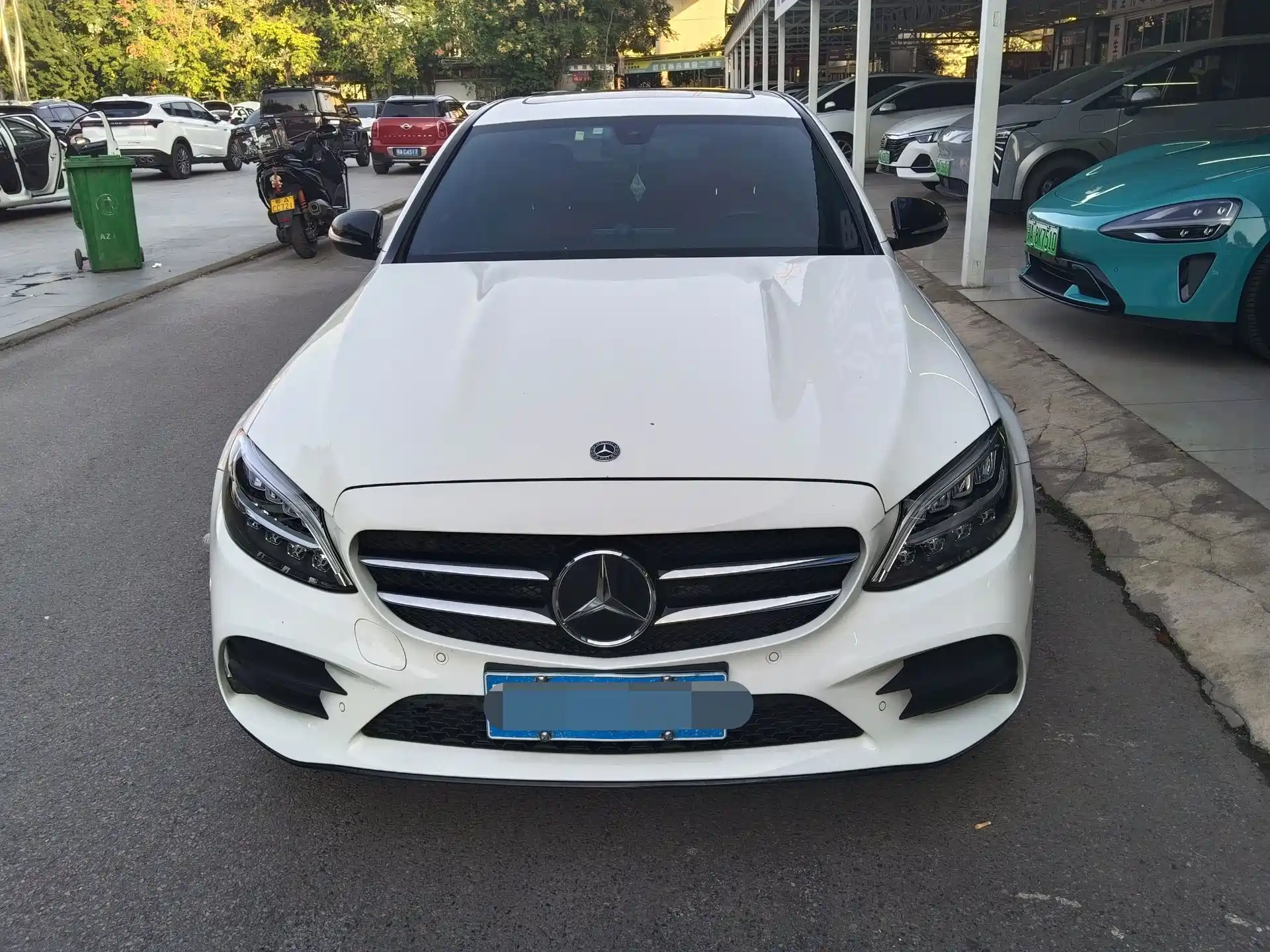 صورة 2 - Mercedes-Benz C-Class
