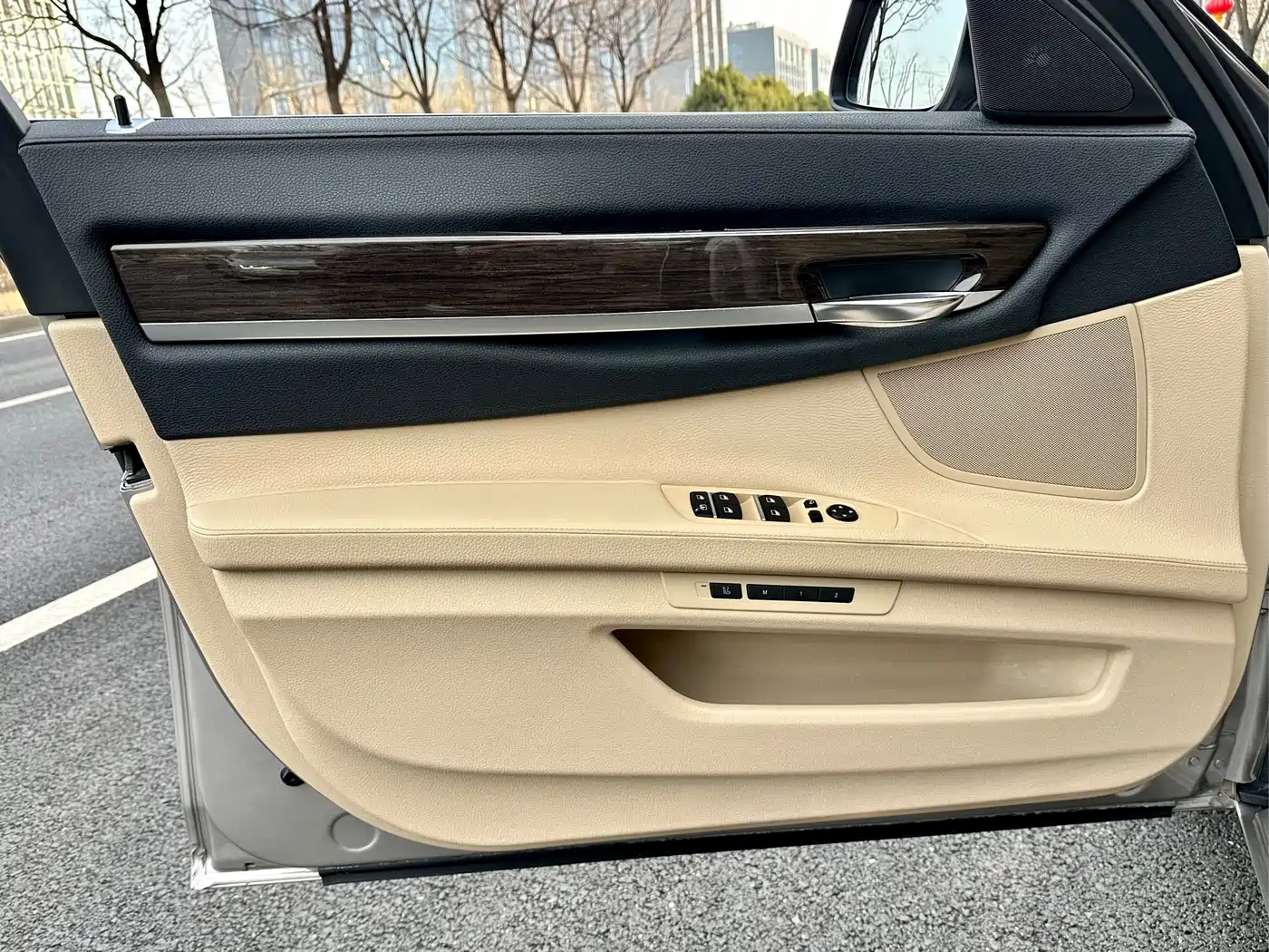 BMW 7 Series 2009 740Li Luxury фото 12