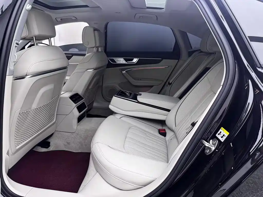 Photo 13 - Audi A6L