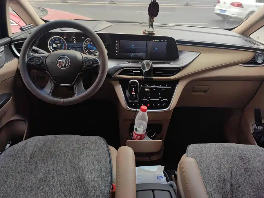 Photo 12 - Buick GL8