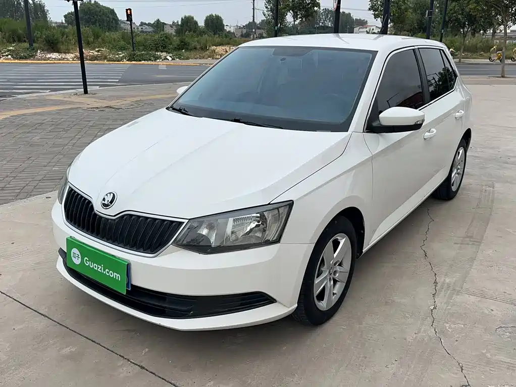 Photo 2 - Škoda Fabia