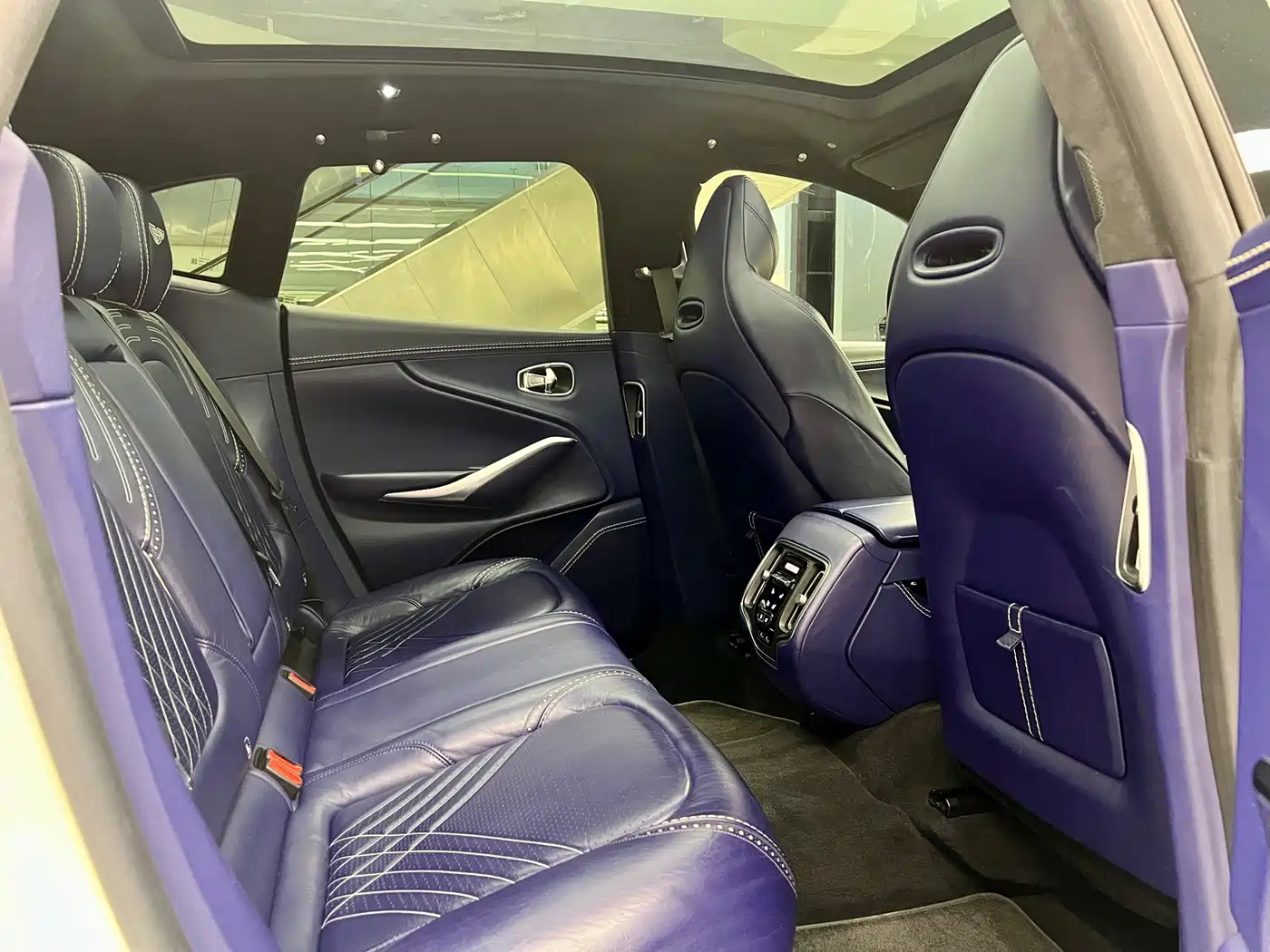 Aston Martin DBX 2021 4.0T V8 Flawless Flame фото 10