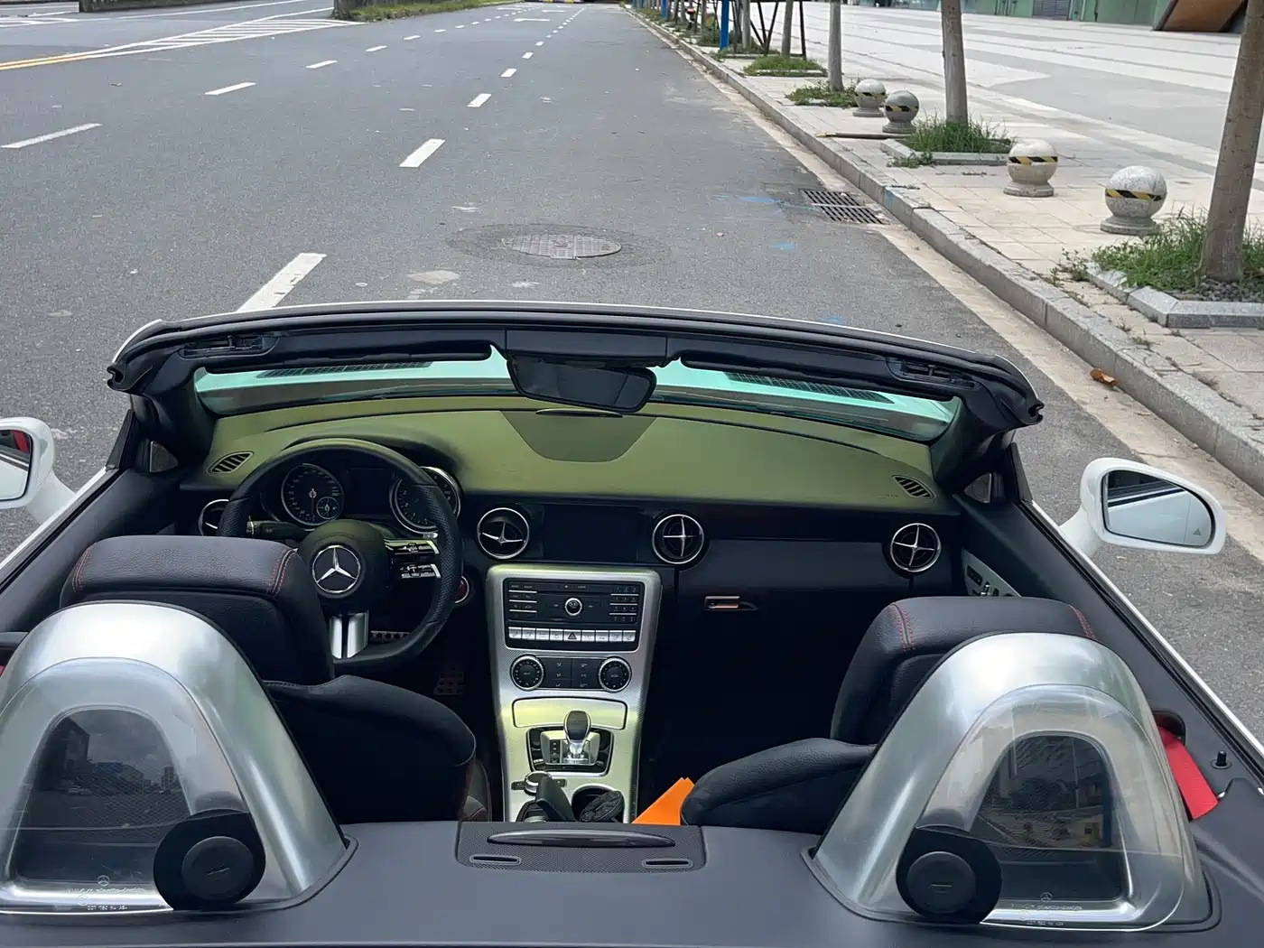 Mercedes-Benz SLC 2018 SLC 300 Luxury Sport фото 13