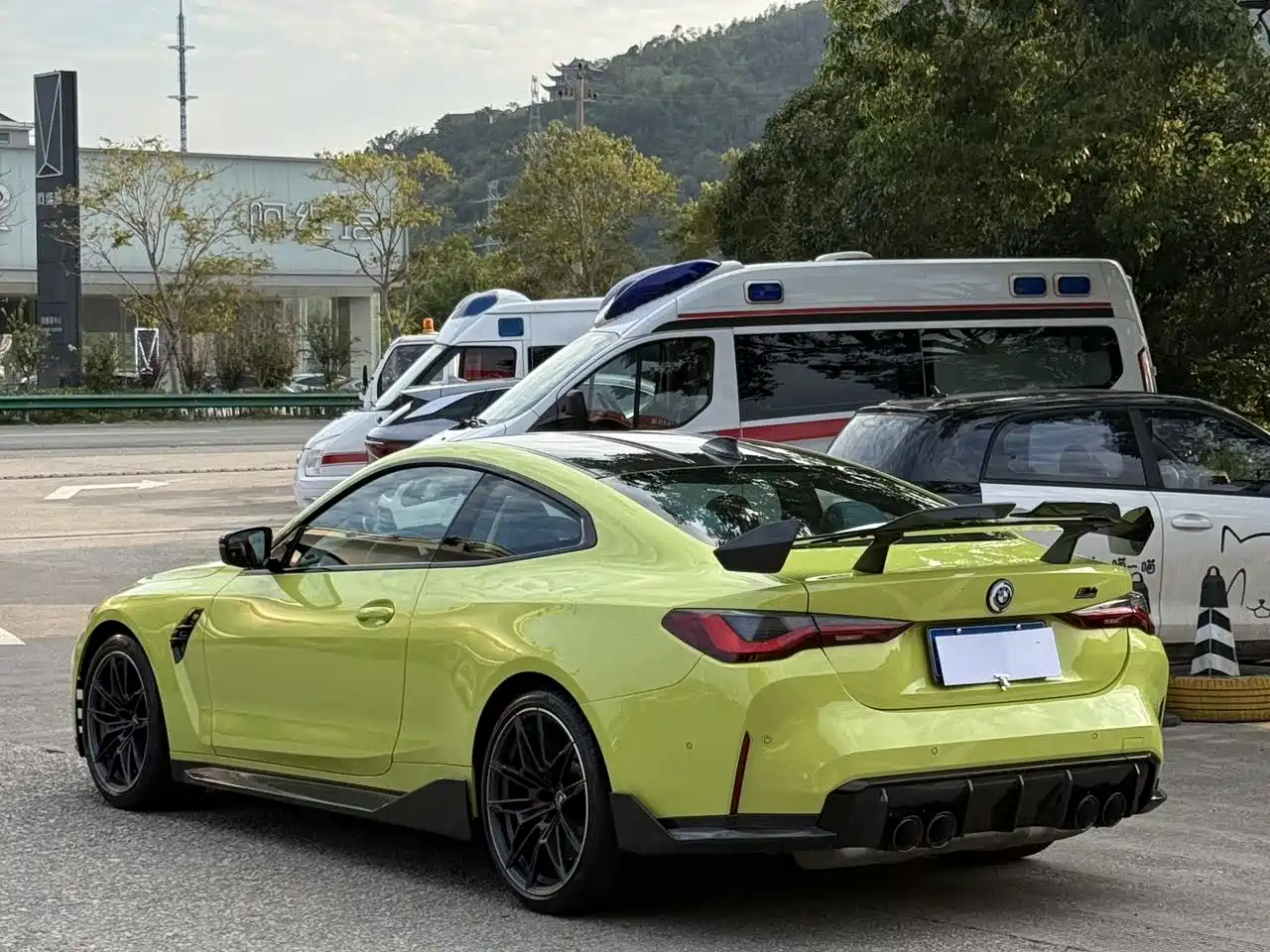 Photo 4 - BMW M4