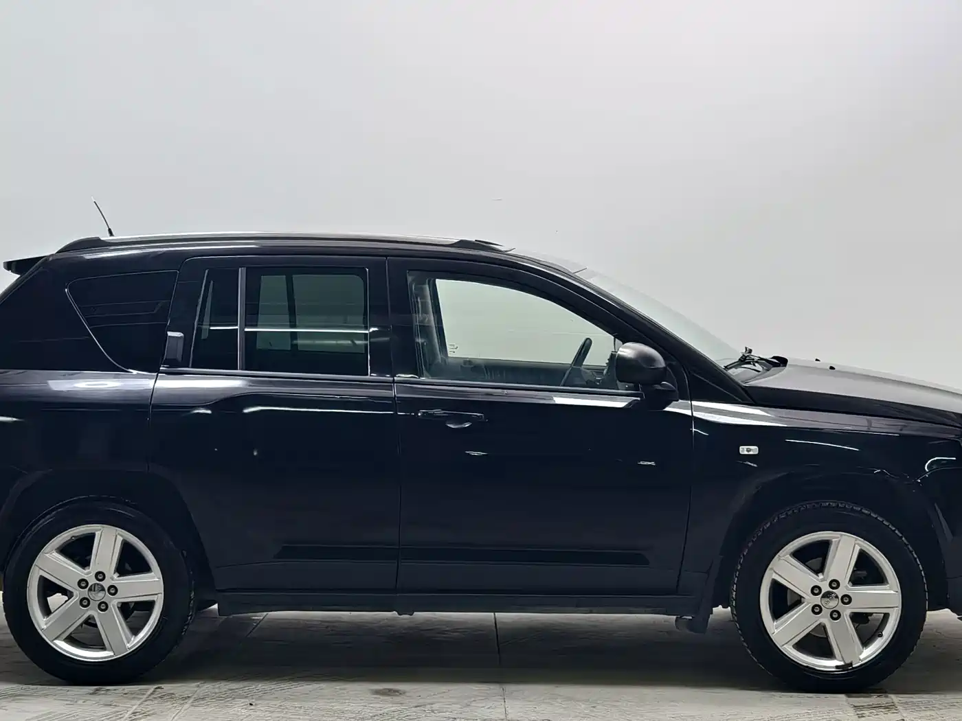 Jeep Compass (Import) 2012 2012 2.4L AWD Urban Edition