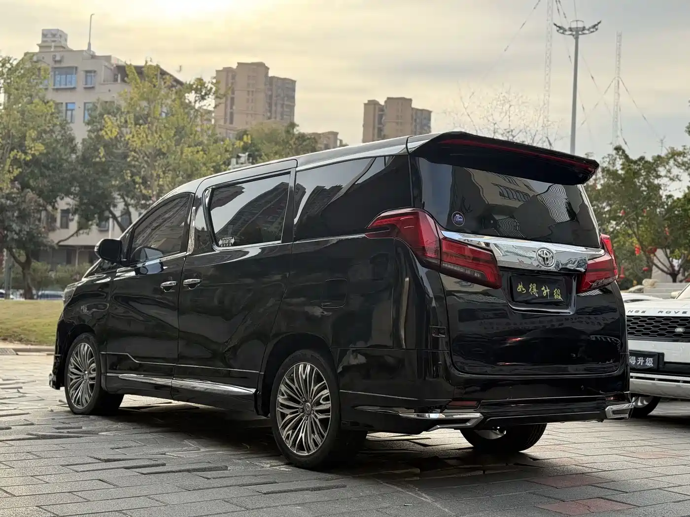 Toyota Alphard 2011 3.5L Luxury Edition фото 4