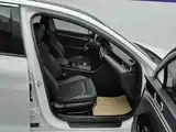 Photo 8 - Kia K5