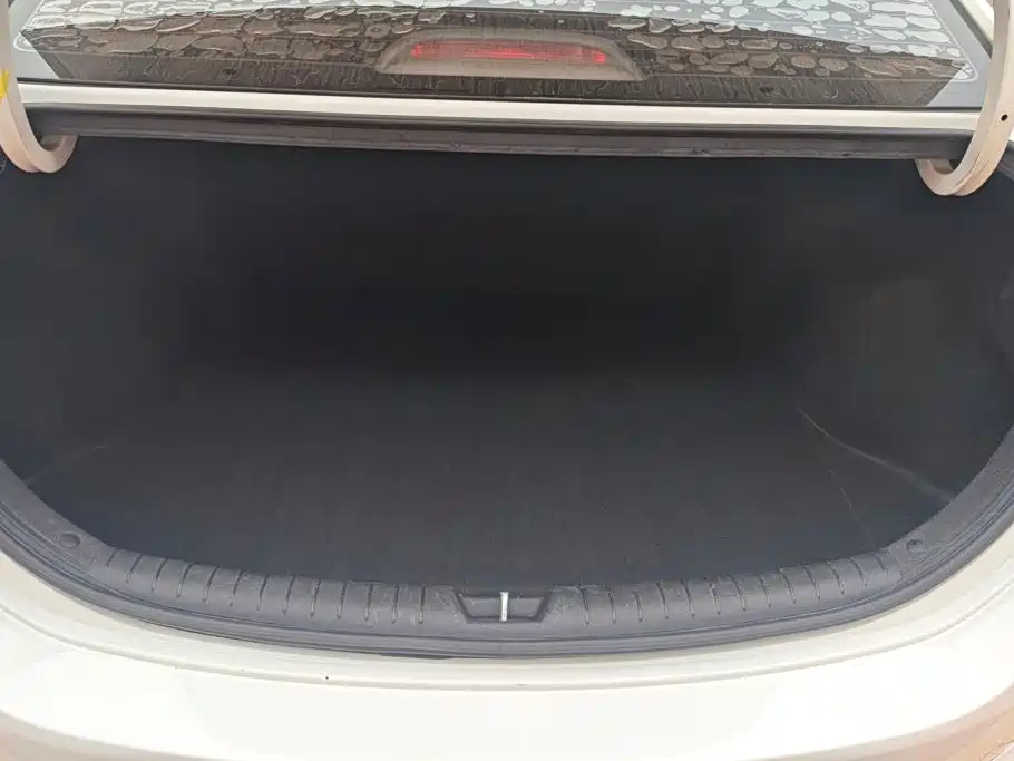 Photo 4 - Hyundai Verna