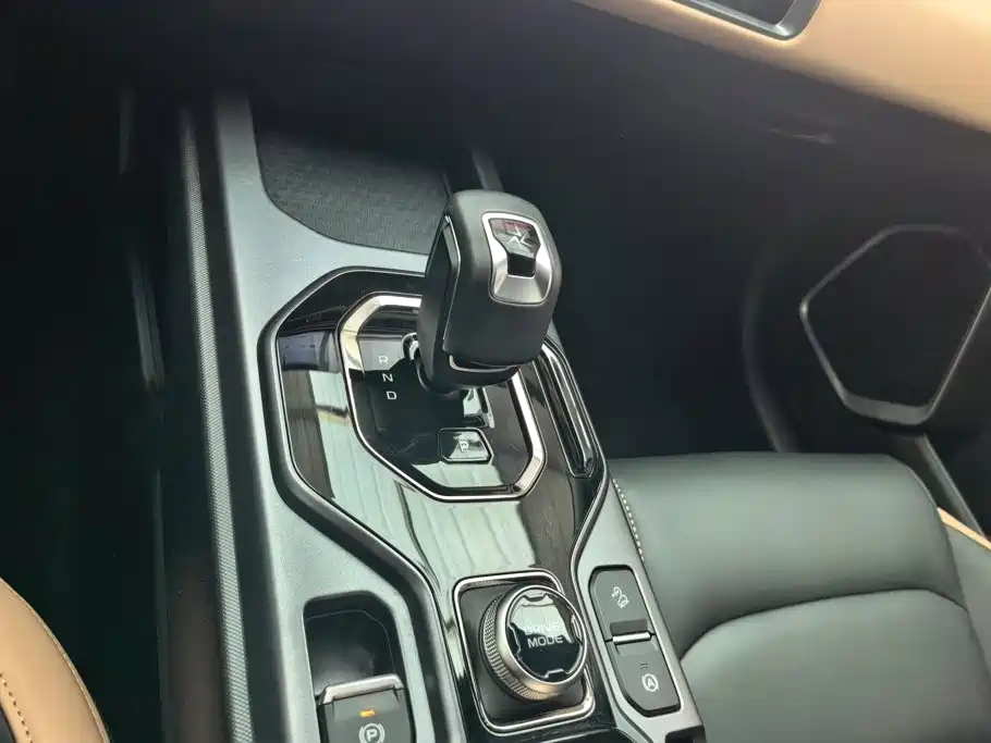 Фото 16 - Geely ICON