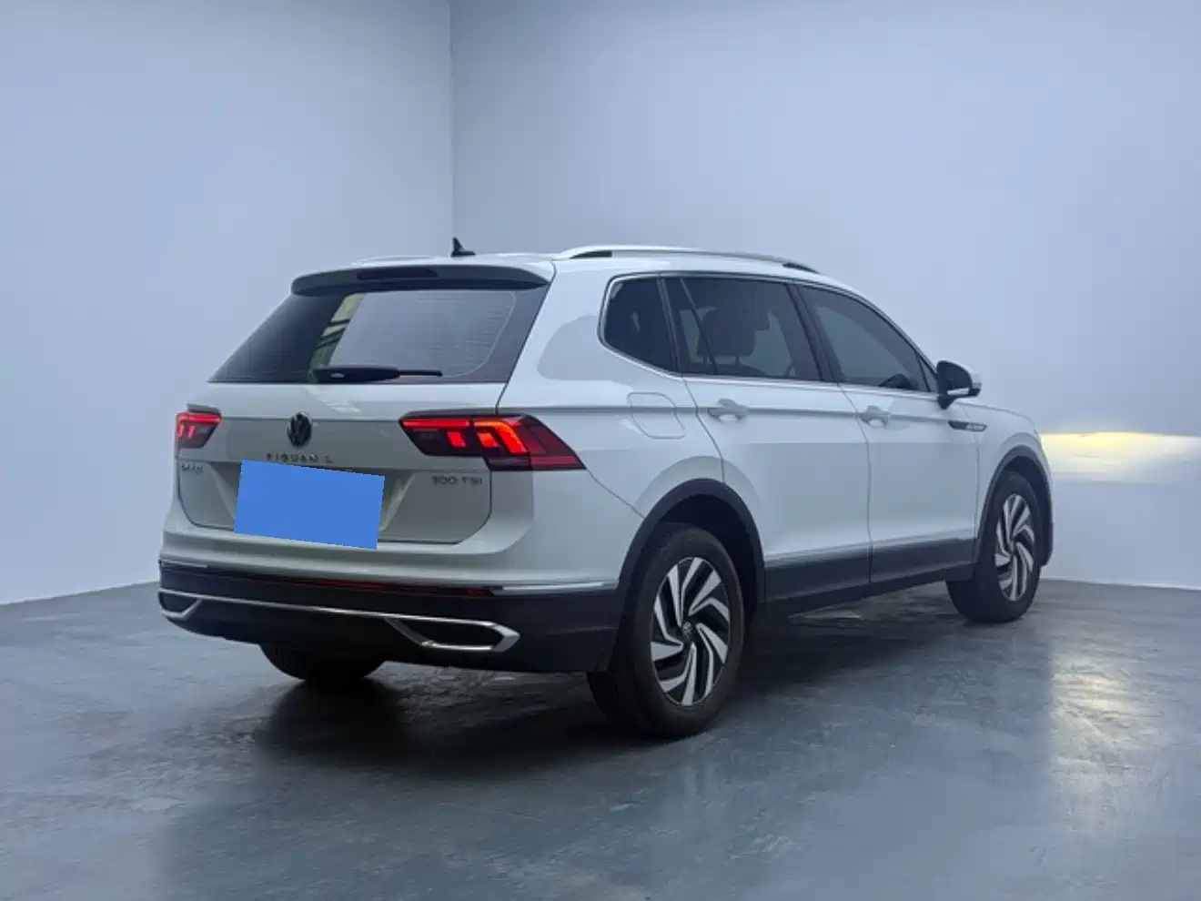 Фото 10 - Volkswagen Tiguan L