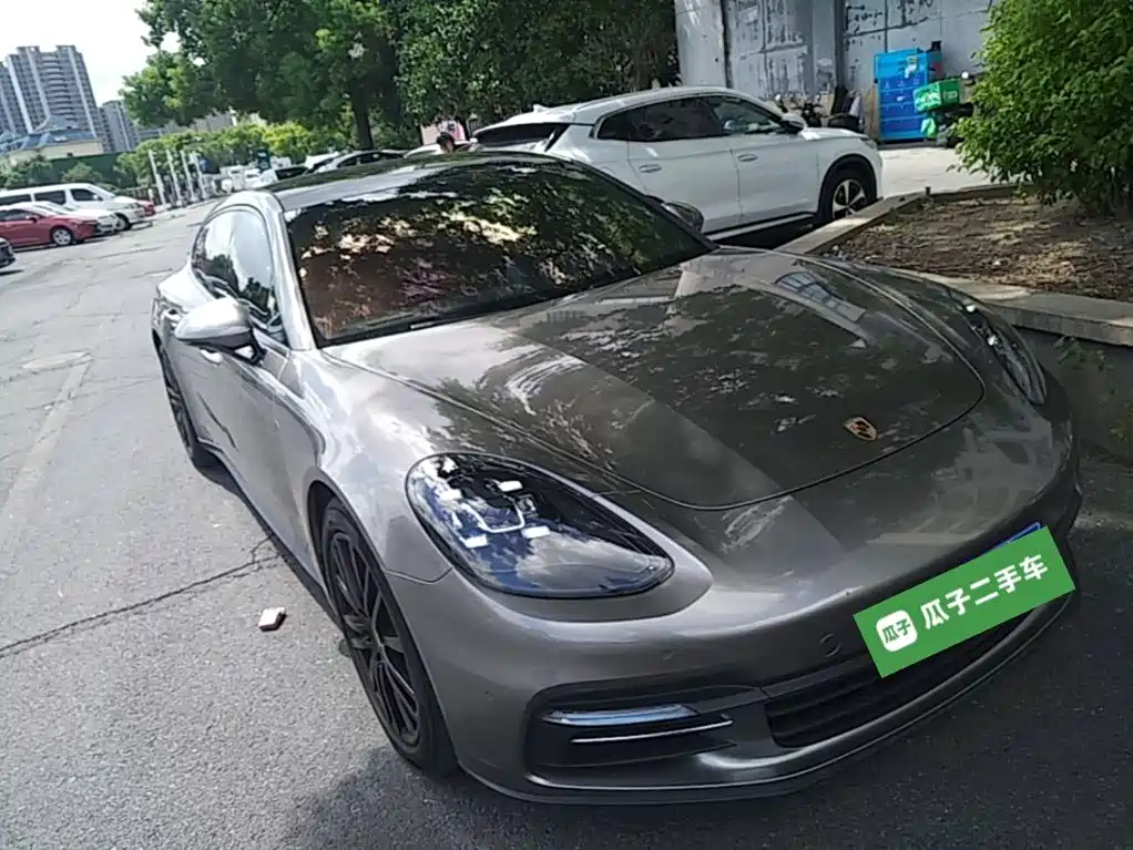 Photo 22 - Porsche Panamera