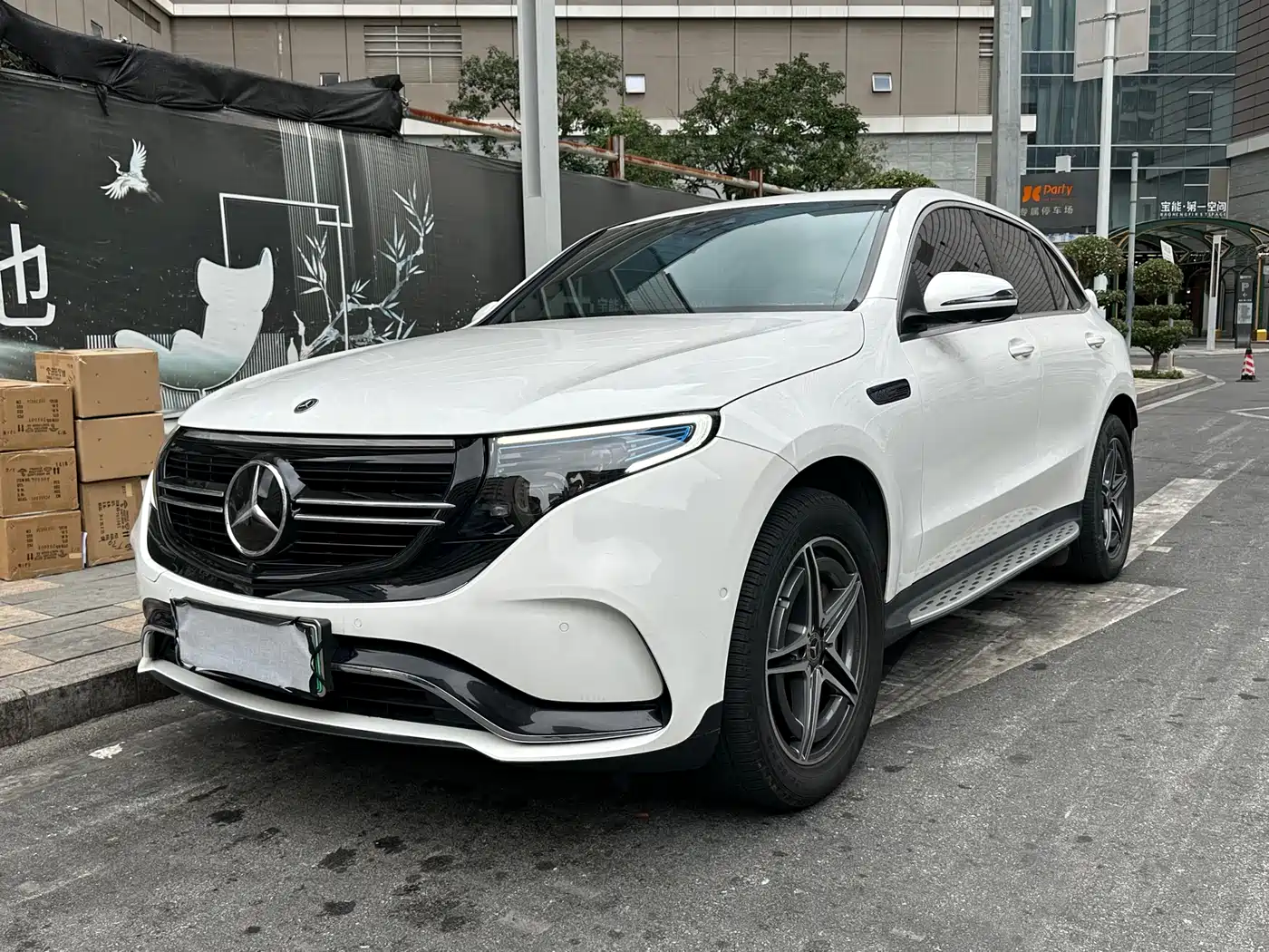MERCEDES-BENZ EQC