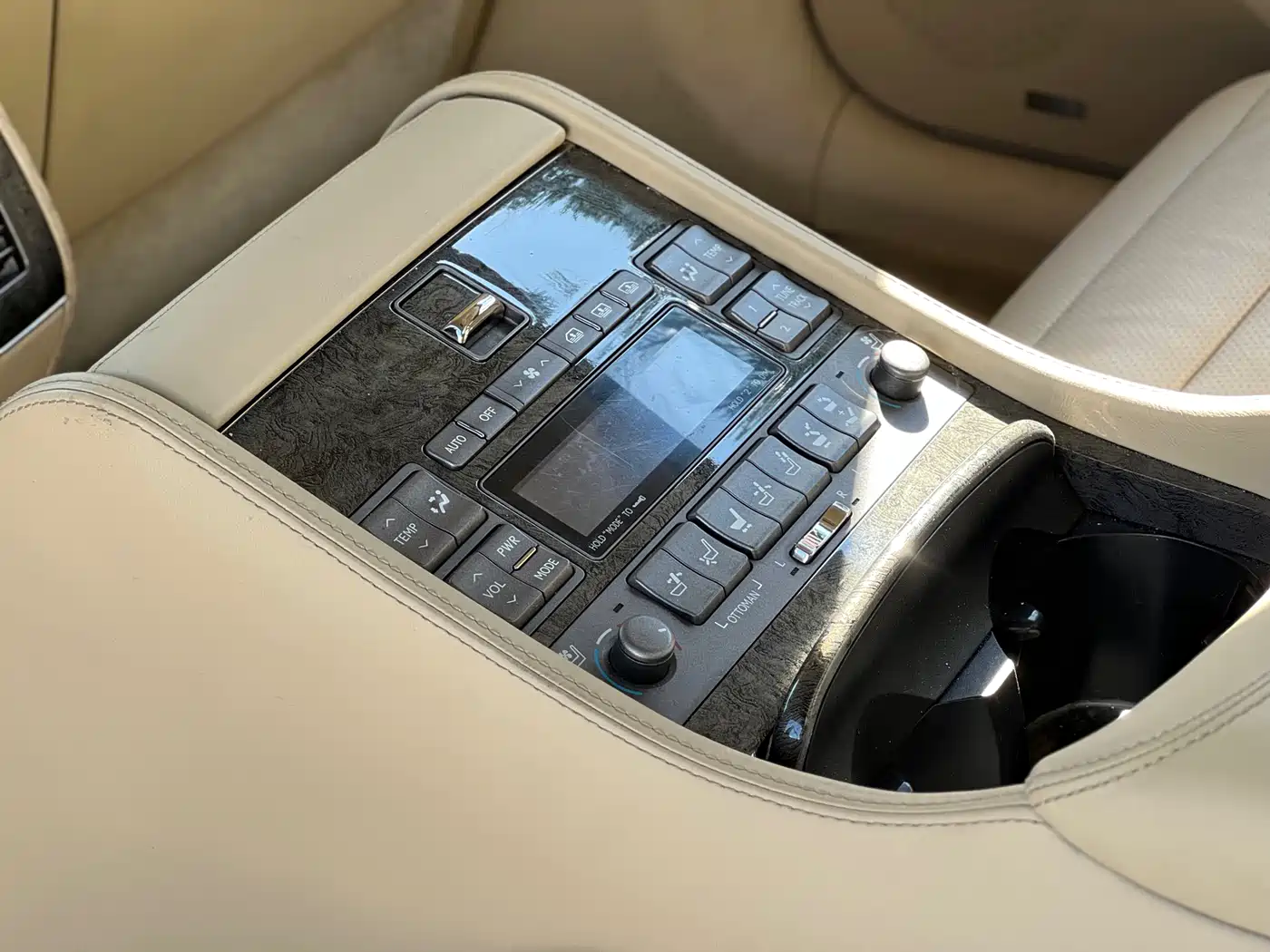 Lexus LS 2006 460L Premium Edition фото 16