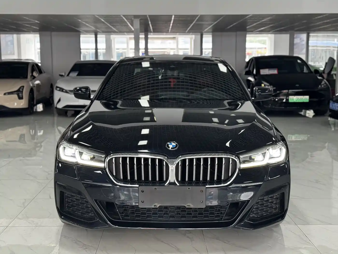 BMW 5 Series 2021 530Li Leading M Sport Package фото 2