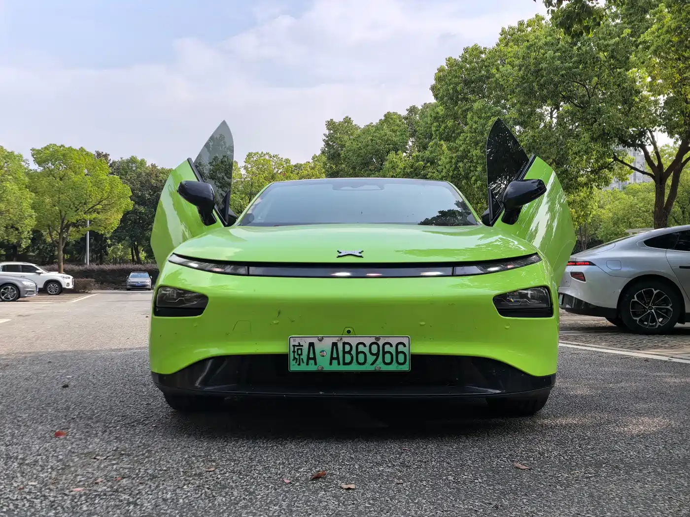 Фото 2 - XPeng P7