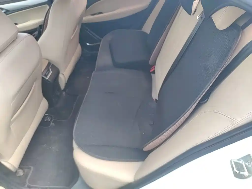Photo 22 - Geely Emgrand