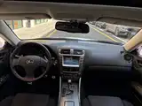 Фото 10 - Lexus IS