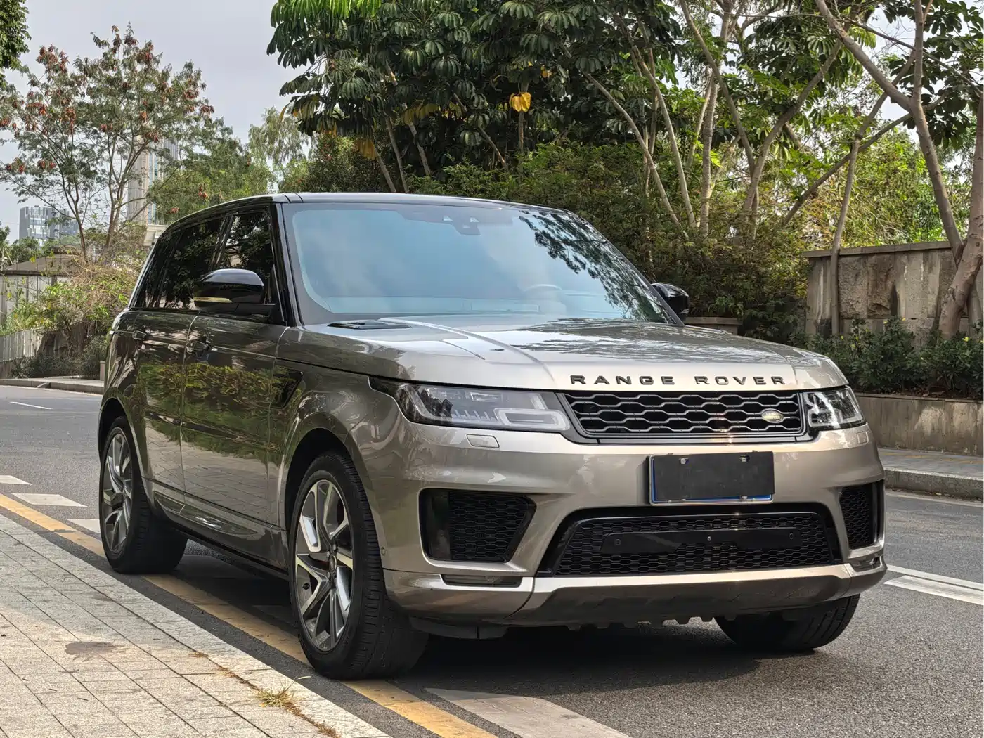 Land Rover Range Rover Sport 2018 3.0 SC V6 Fashion Genesis DYNAMIC фото 3