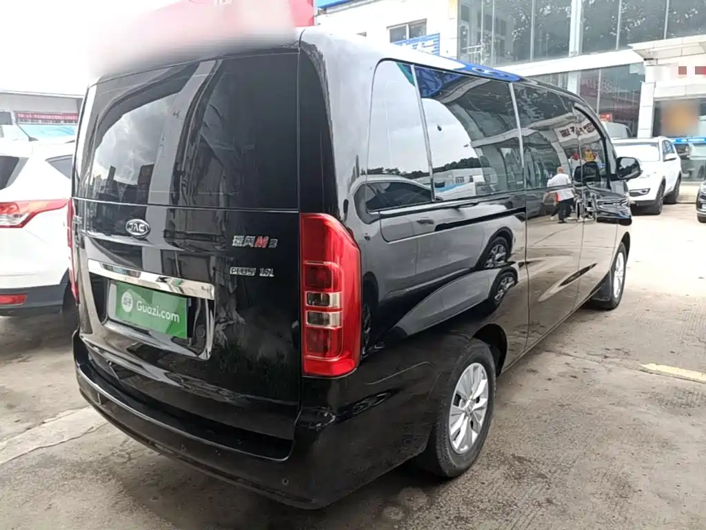JAC Refine M3 2022 2022 PLUS 1.8L 7-Seater Standard