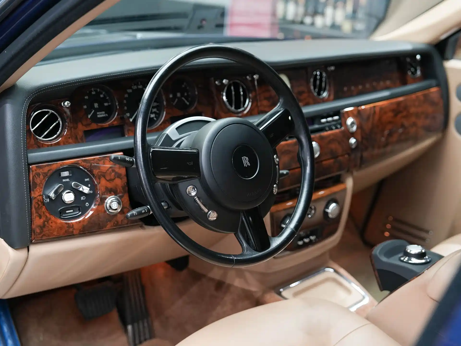 Фото 48 - Rolls-Royce Phantom