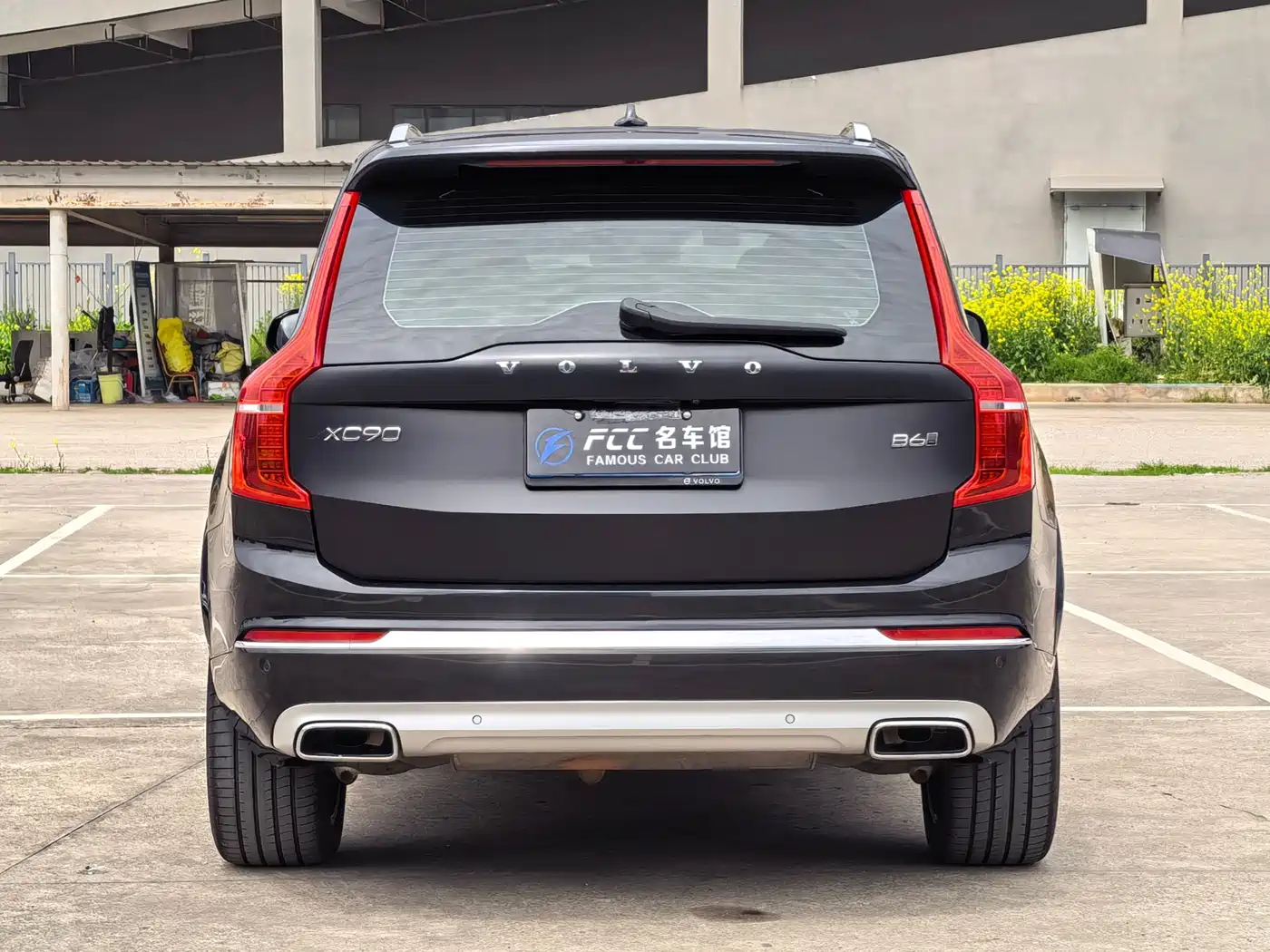VOLVO XC90