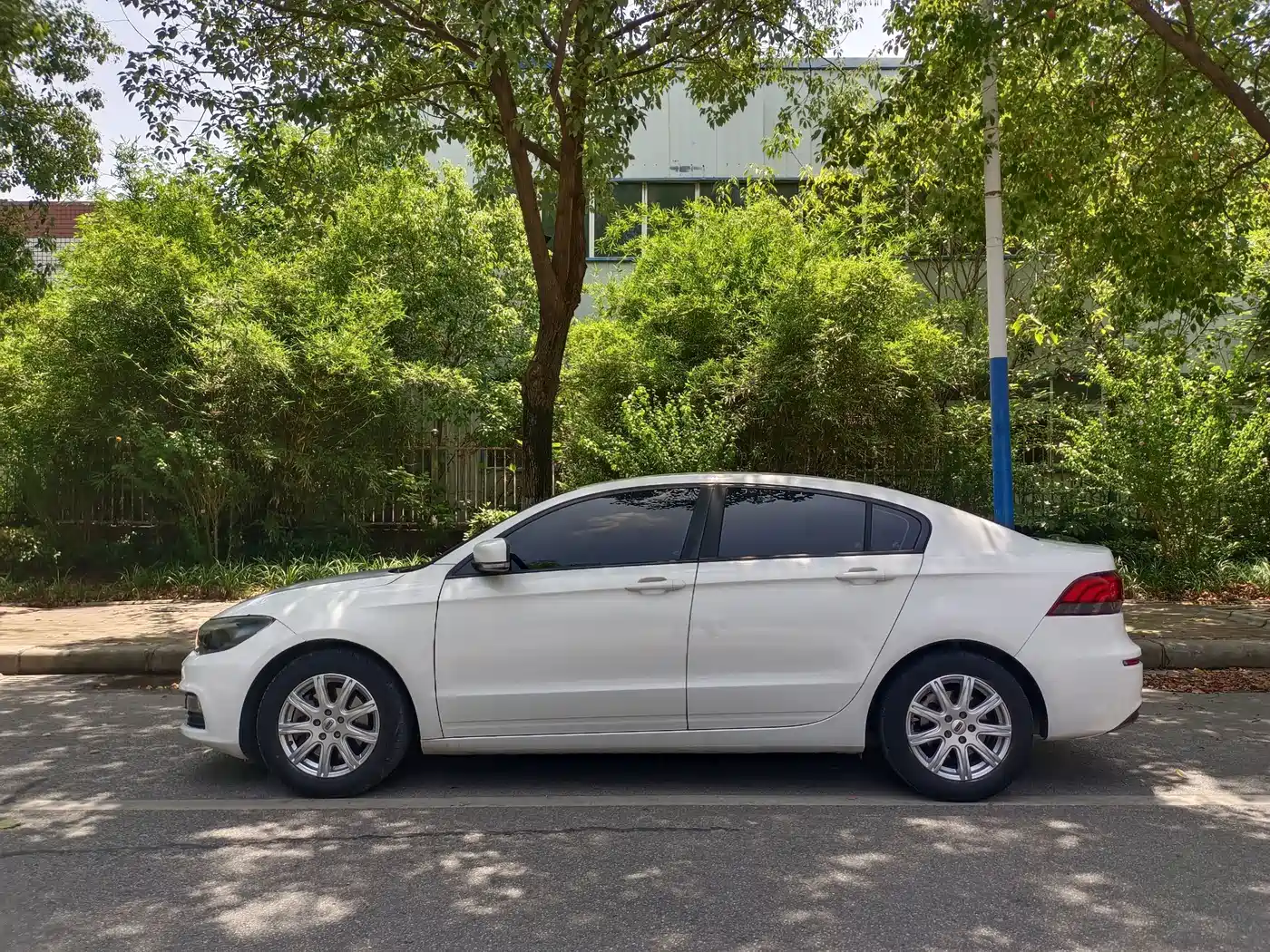 Qoros 3 2019 2018 Sedan 1.6L Auto Leading
