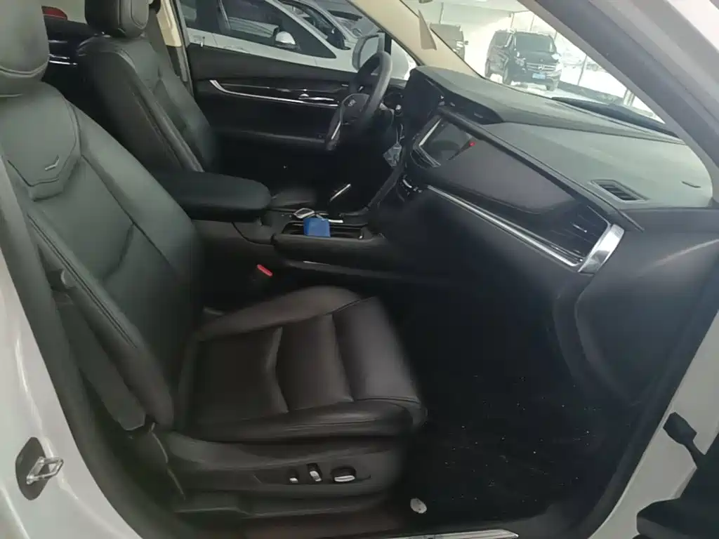 Cadillac XT5 2016 2016 28T AWD Luxury Model