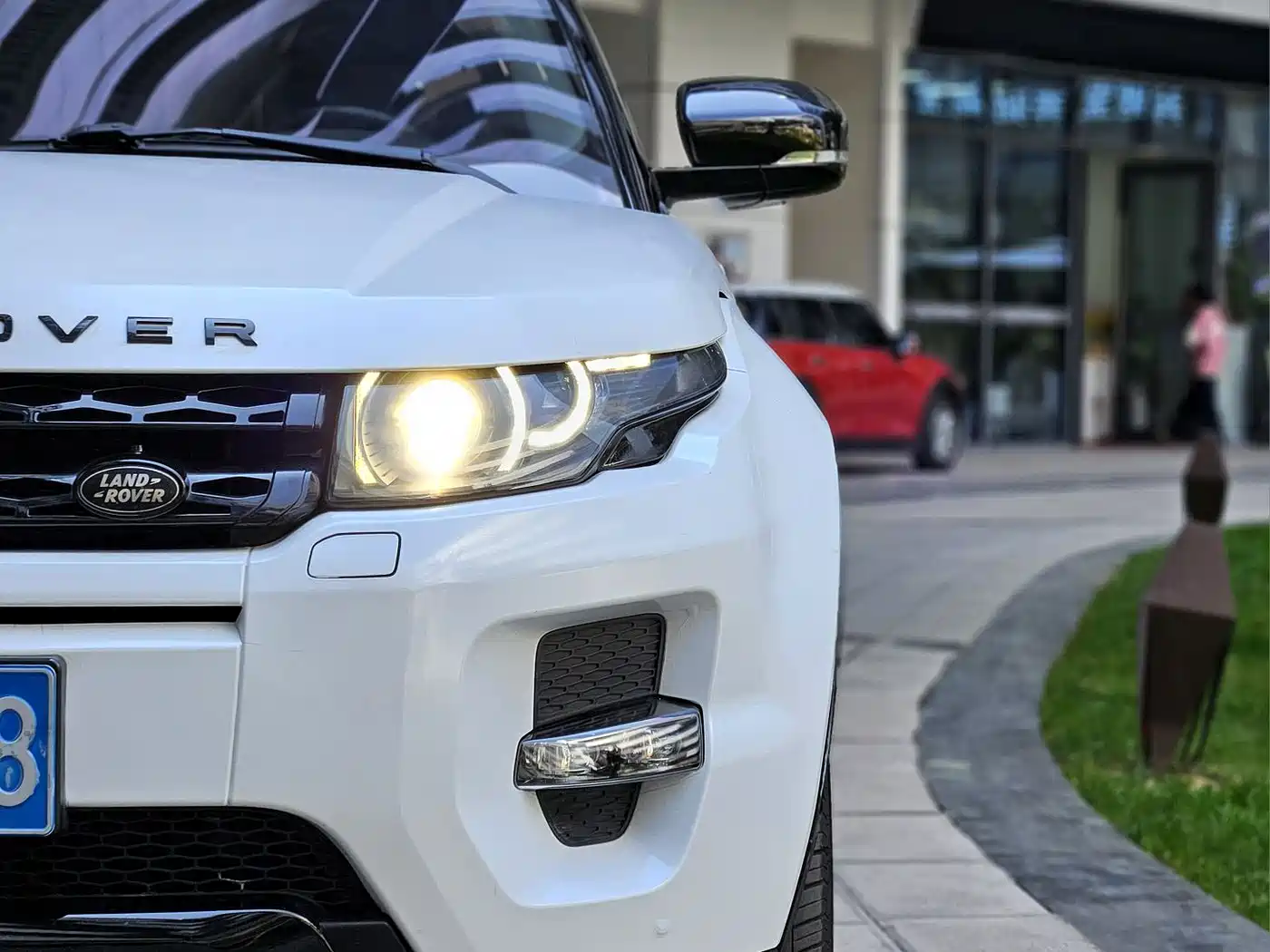 Land Rover Range Rover Evoque (Import) 2014 2.0T 5-door Christmas Limited Edition фото 23