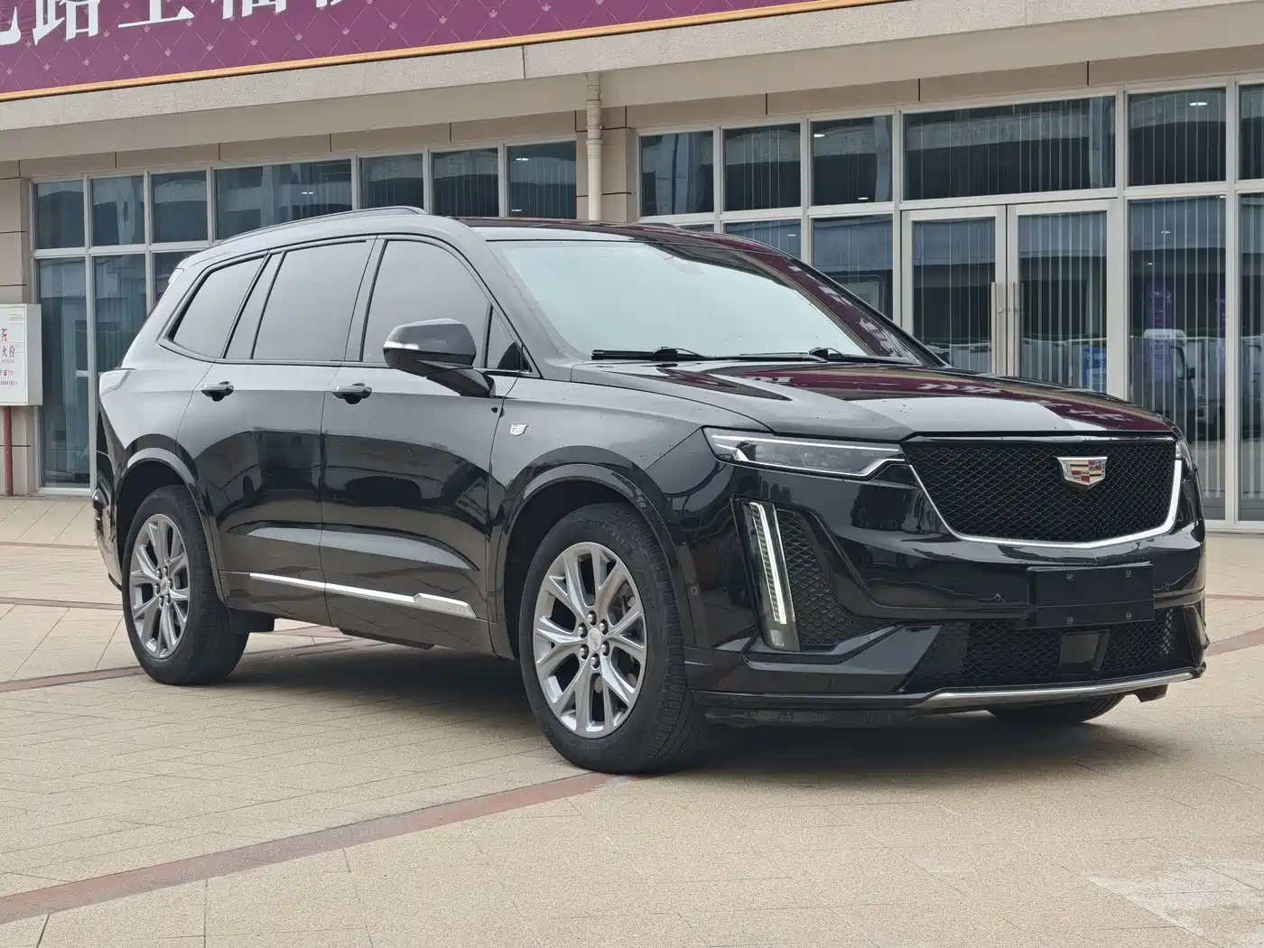 CADILLAC XT6