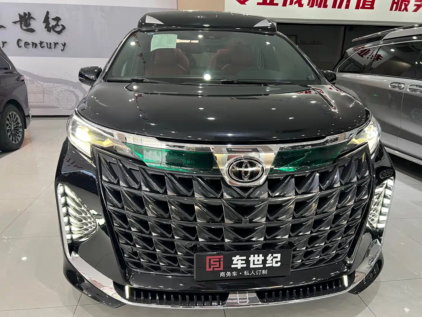 Toyota Granvia 2024 2.5L Hybrid Comfort фото 2
