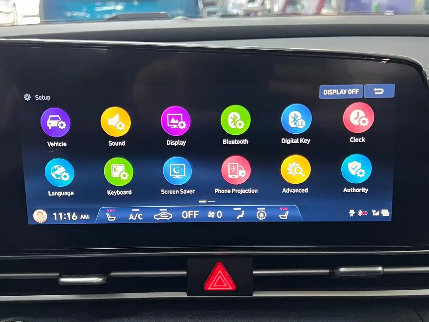 Hyundai Elantra 2022 1.5L CVT LUX Premium Edition фото 22