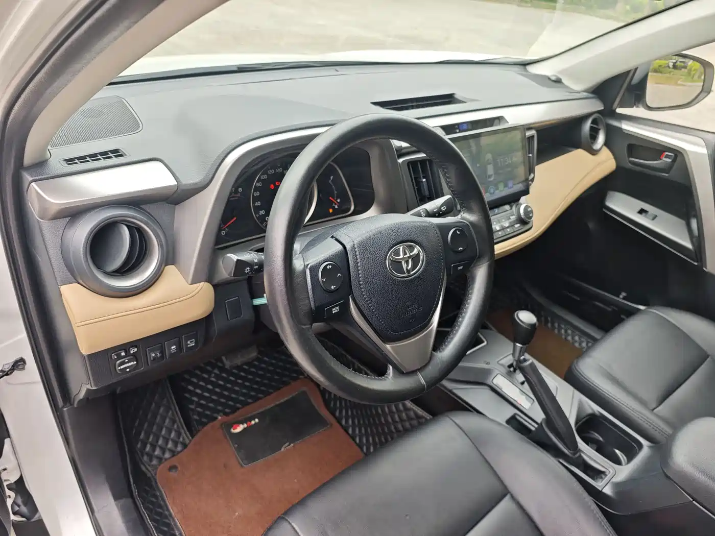 Toyota RAV4 Rongfang 2016 2.0L CVT 2WD Trend (China V) фото 14
