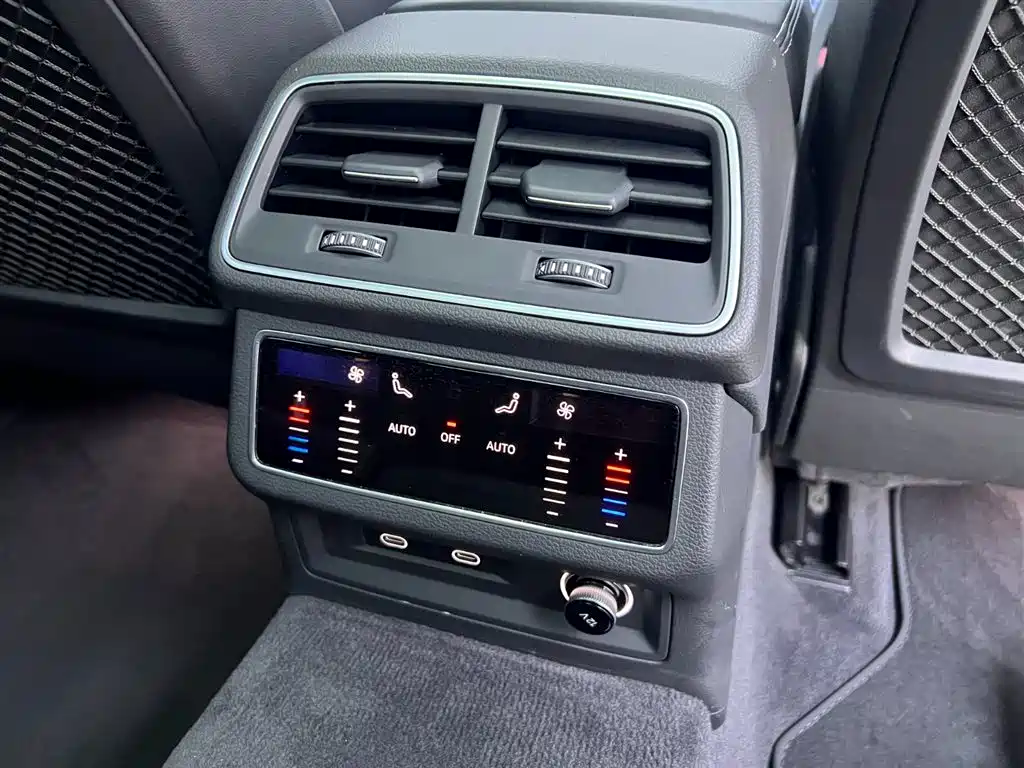 Audi A6L 2025 45 TFSI quattro Premium Sport фото 26