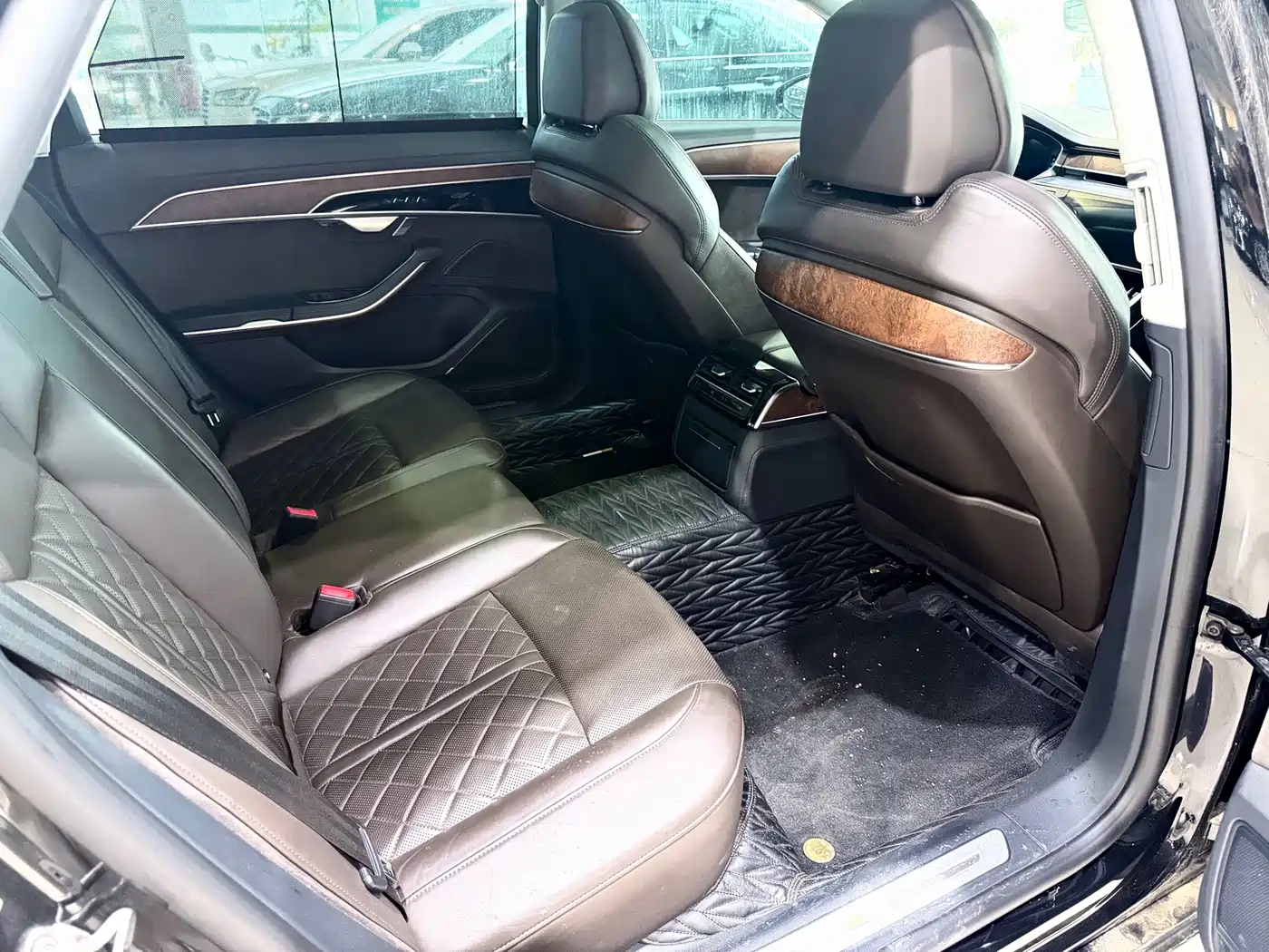 Фото 7 - Audi A8