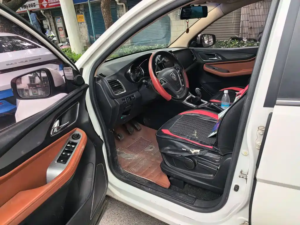 Baojun 560 2015 2015 1.8L Manual Elite