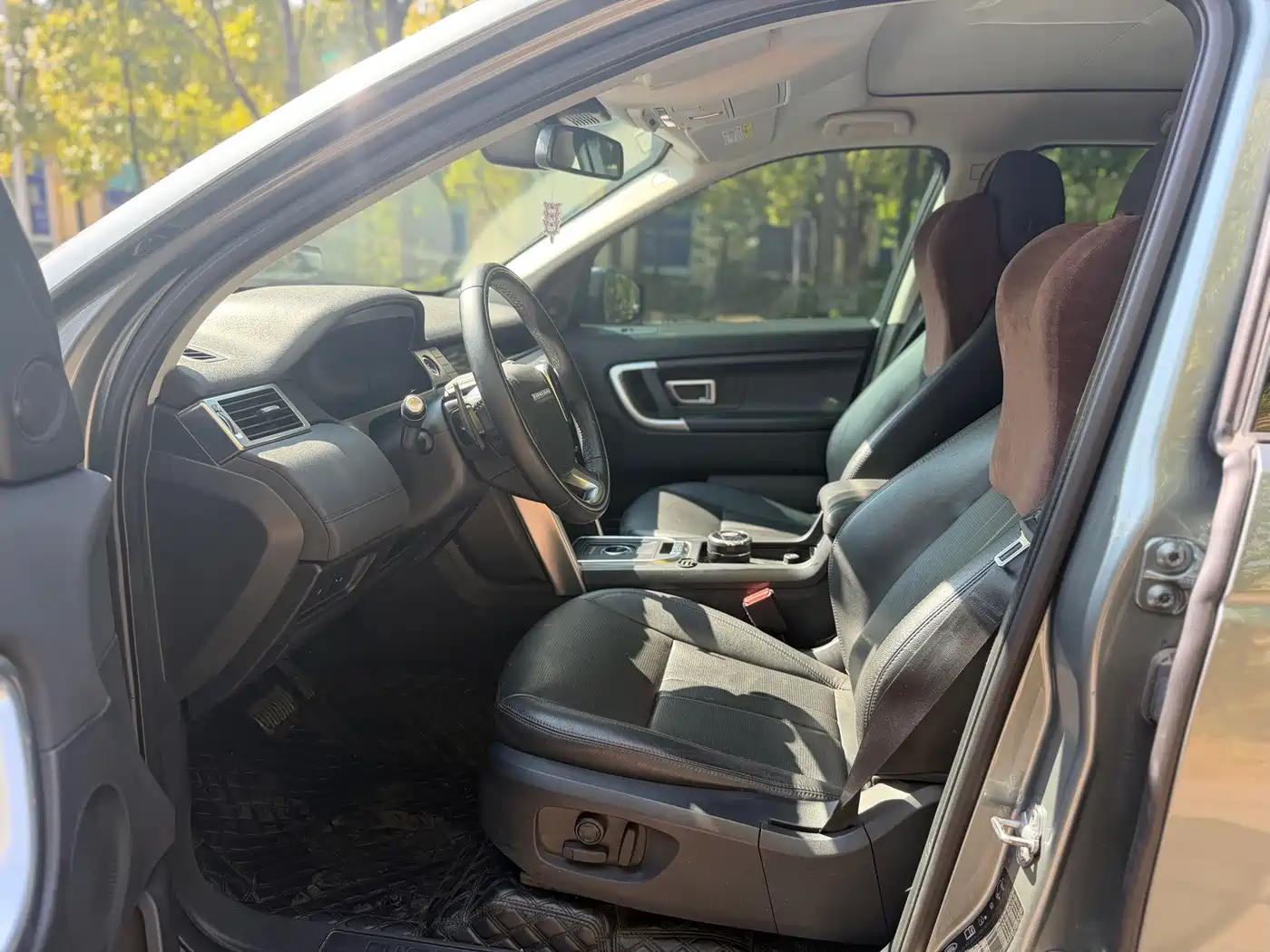 Land Rover Discovery Sport 2018 240PS SE Edition фото 4