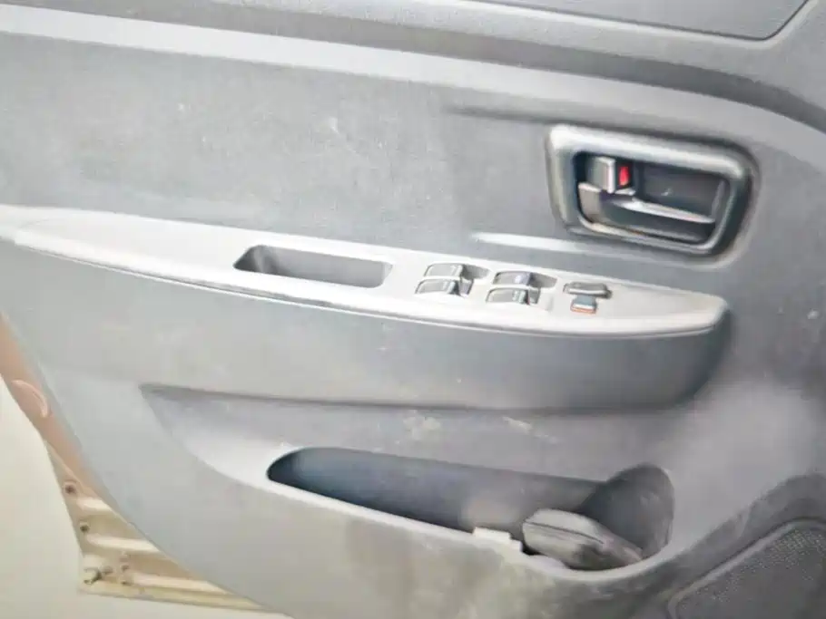 Dongfeng Fengguang Fengguang 350 2015 2014 1.5L Manual Basic