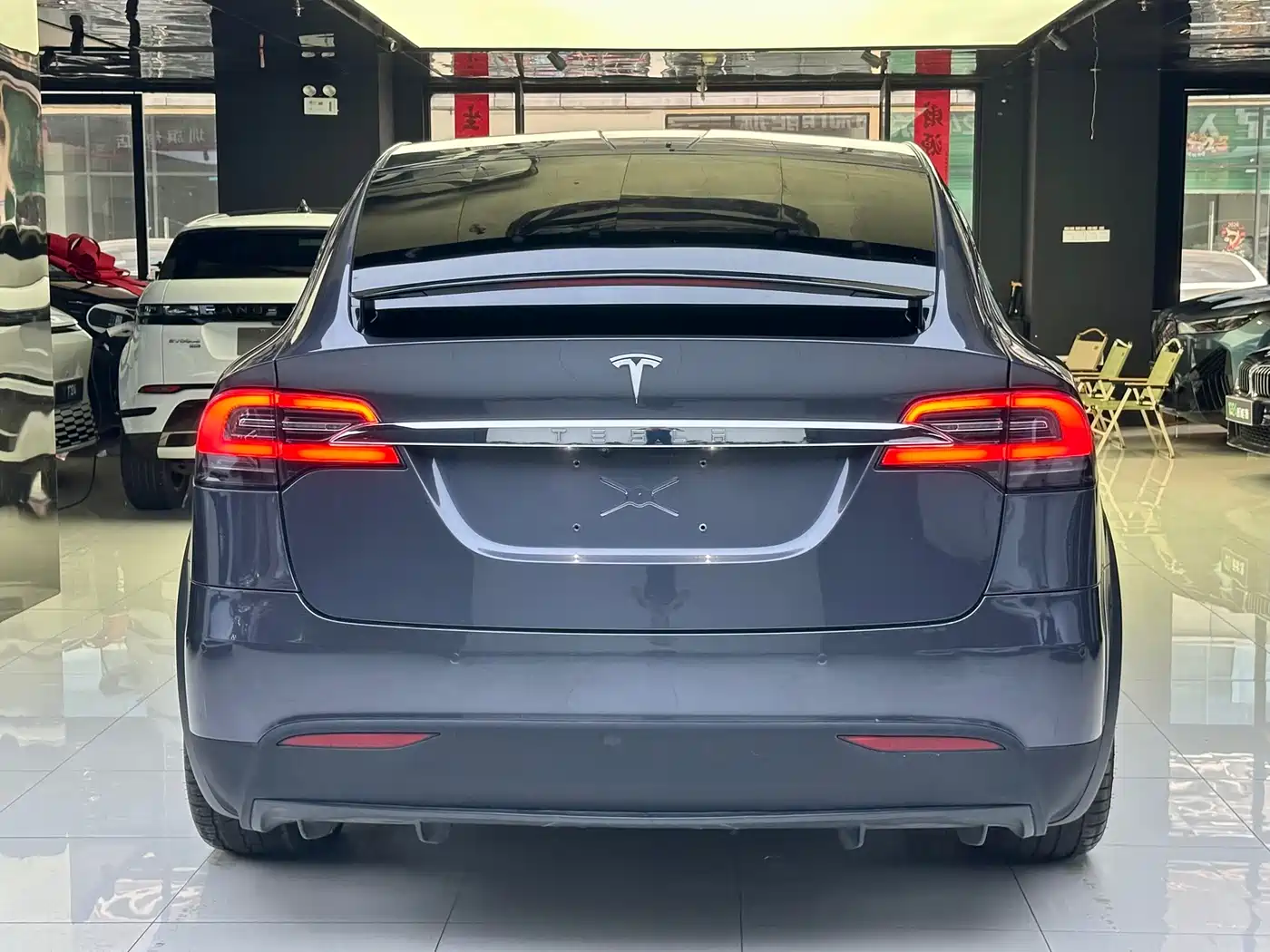 TESLA MODEL X