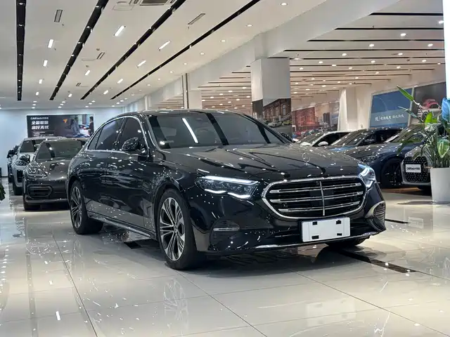 Mercedes-Benz E-Class 2026 E 300 L Luxury — фото 3