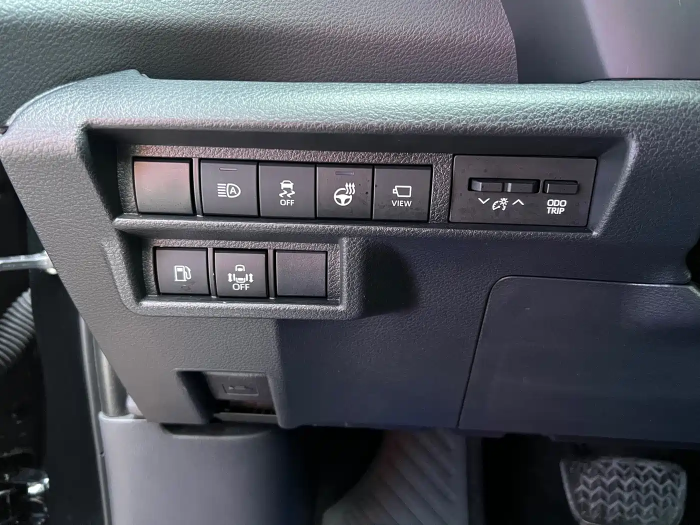 Toyota Sienna 2023 2.5L Hybrid Platinum Edition фото 24