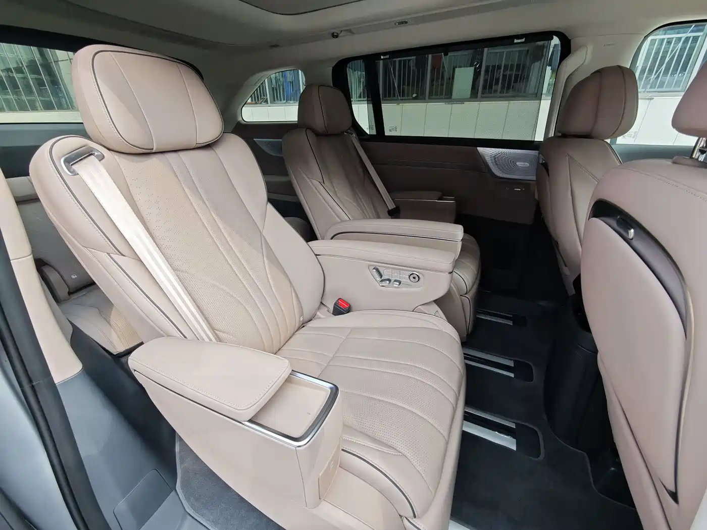 XPeng X9 2025 2025 Extended Range Edition