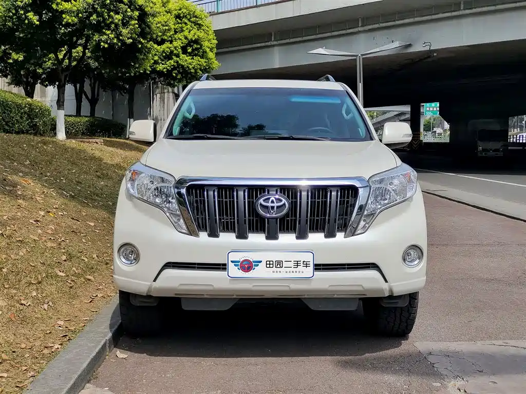 TOYOTA PRADO