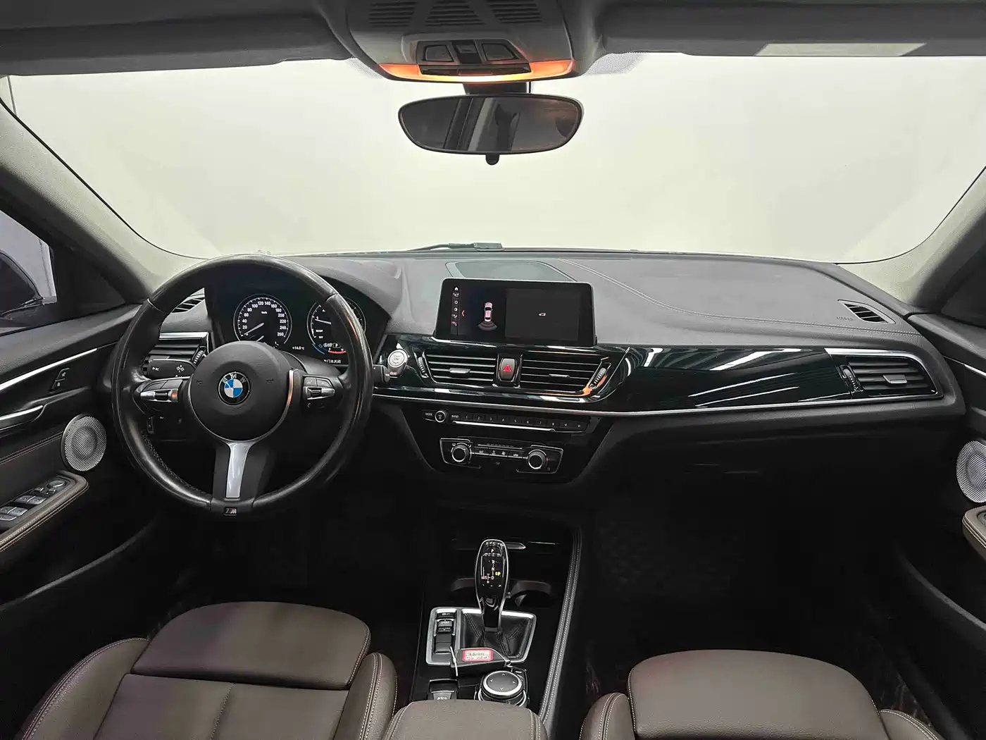 BMW 1 Series 2021 120i M Sport Shadow Edition фото 15