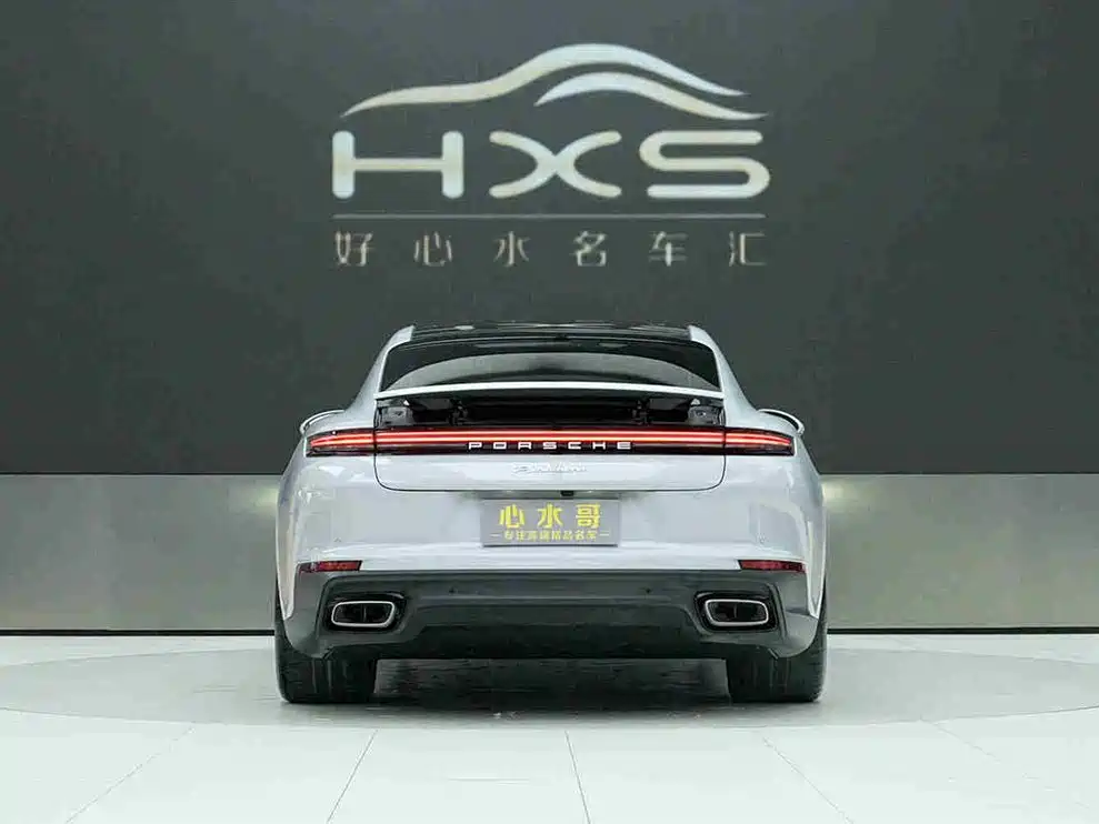 PORSCHE PANAMERA